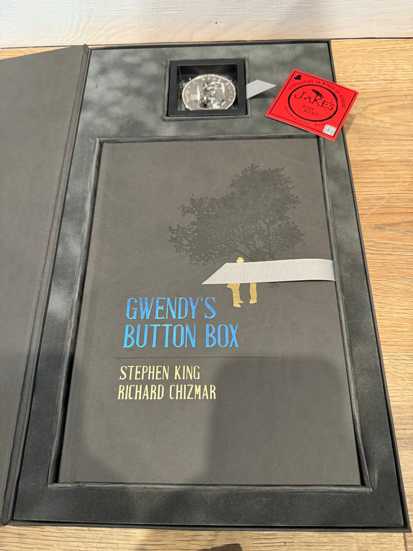 Stephen King, Gwendy’s Button Box, CD Signed/Limited!