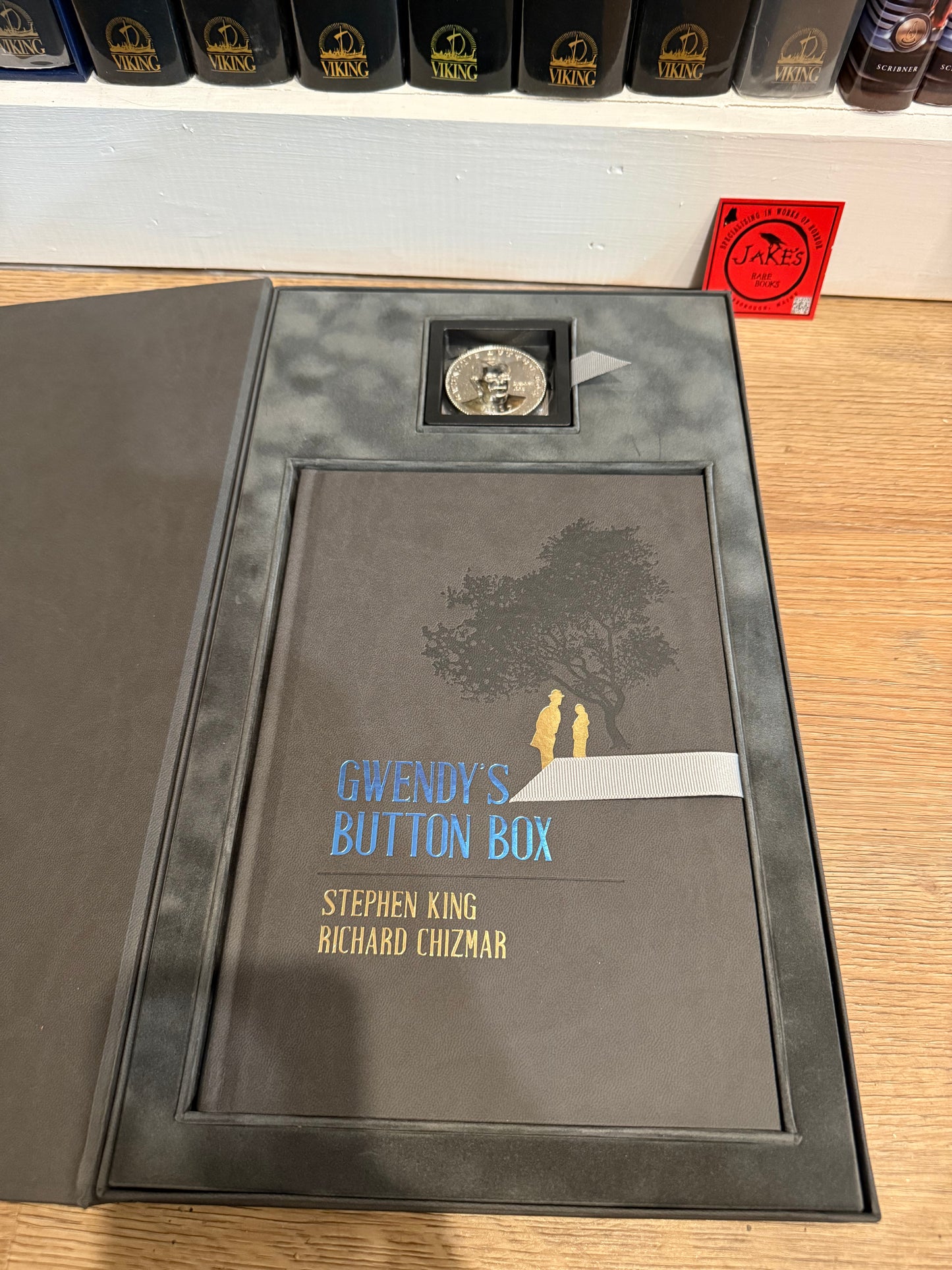 Stephen King, Gwendy’s Button Box, Signed/Limited #185, Cemetery Dance