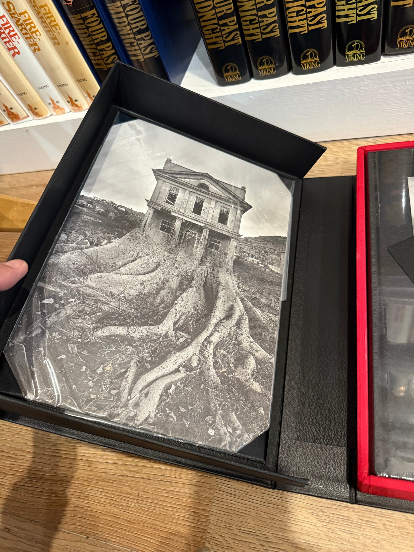 Stephen King, Salem’s Lot, Gift Edition with Limited SK Collector Traycase, Centipede Press