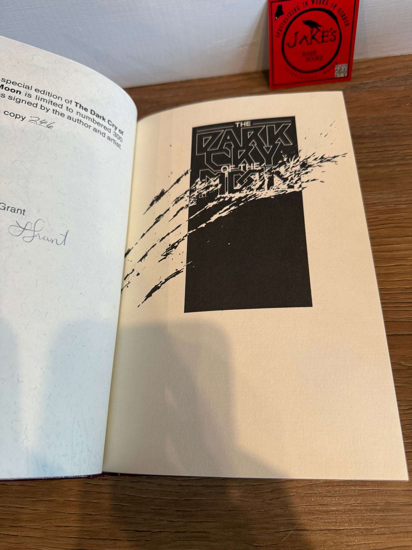 Charles L. Grant, The Dark Cry of the Moon, First edition, Grant Publishing